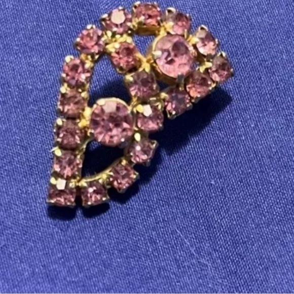Vintage Kramer Of New York Pink Crystal Brooch Stamped EUC Beautiful - Picture 1 of 3